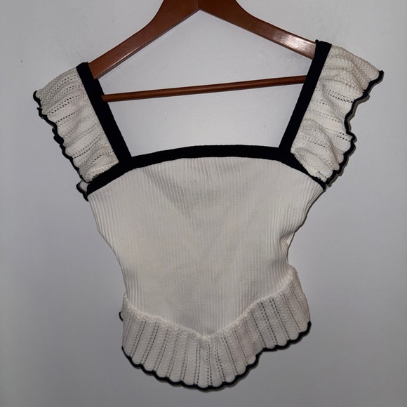 NWT Zara Women’s Contrast Ruffle Top in white with black trim, sz M - Picture 7 of 16